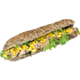 Сандвич пълнозърнеста багета с риба тон и царевица