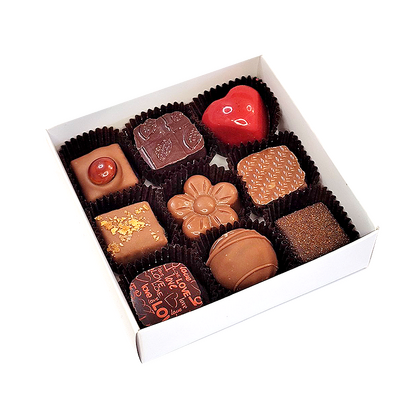 Кутия с 9 бонбона Любов