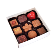 Кутия с 9 бонбона Любов