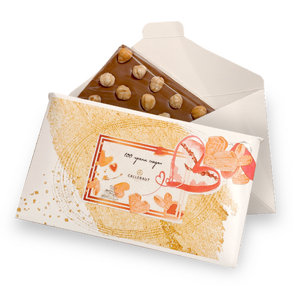 Млечен шоколад с лешници