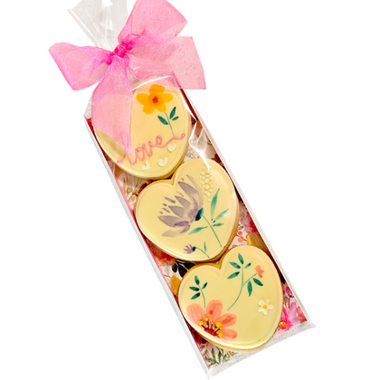 Пакет с три рисувани сладки  LOVE