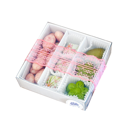 Кутия с бонбони и дражета Цветница