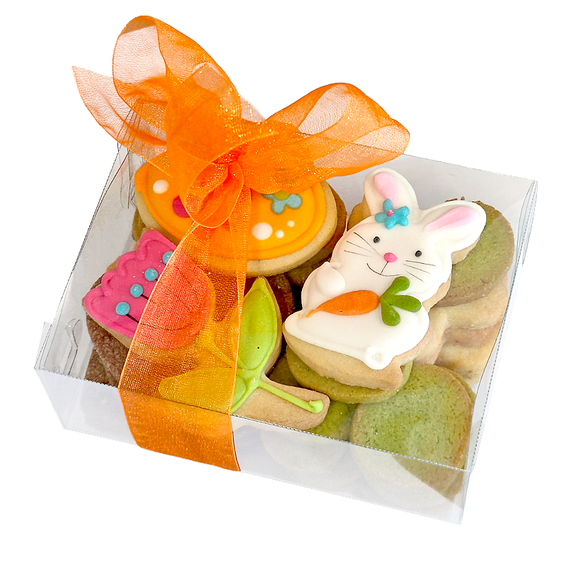 Кутия със сладки и 3 рисувани великденски маслени сладки